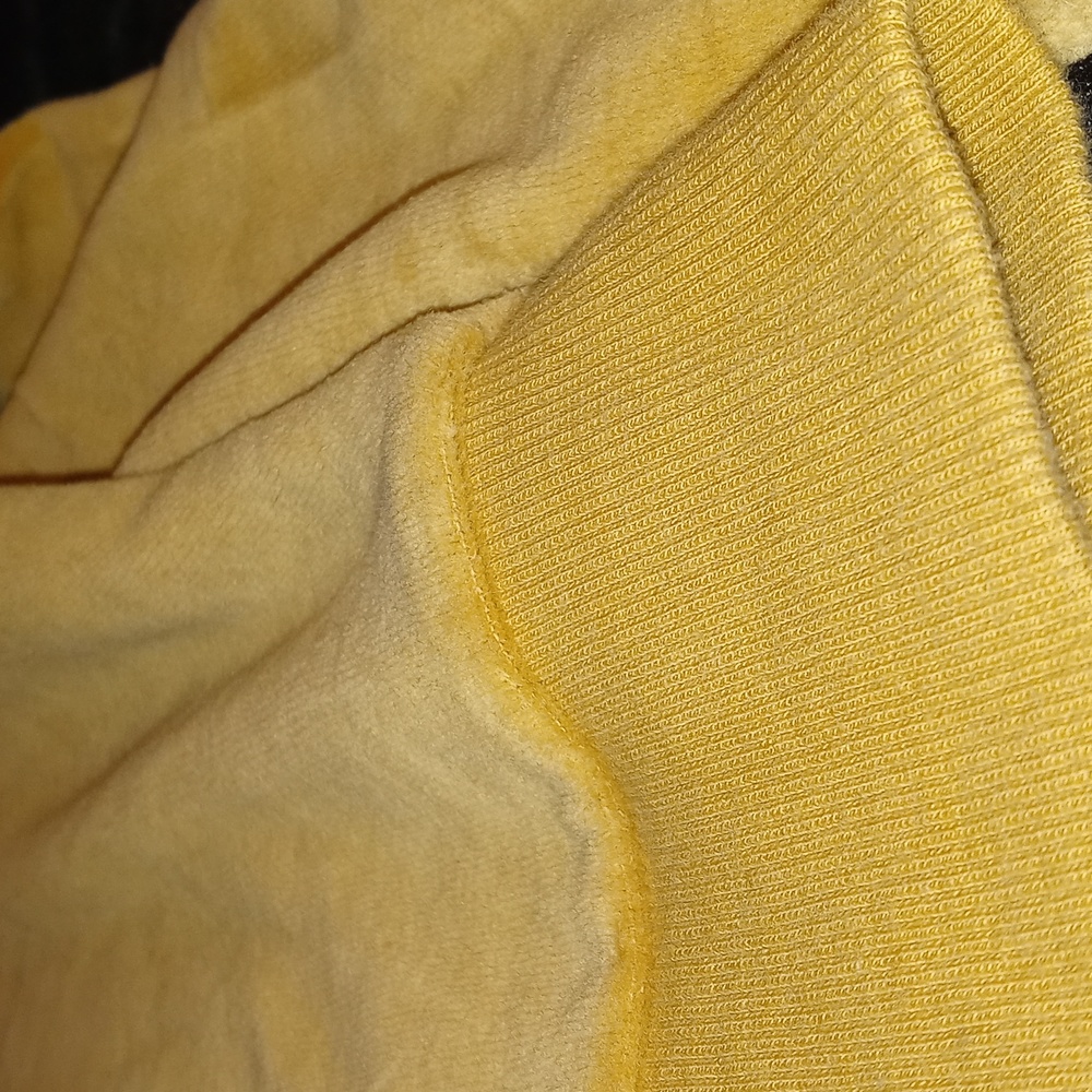 Fila Cropped Sweater - Picture 6 of 6